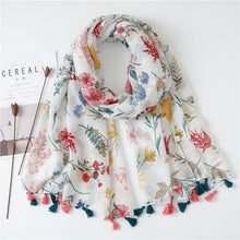Load image into Gallery viewer, Daisy Floral Tassel Scarf