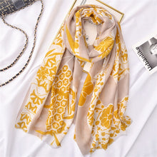 Load image into Gallery viewer, Daisy Floral Tassel Scarf