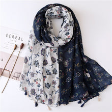 Load image into Gallery viewer, Daisy Floral Tassel Scarf