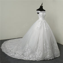 Load image into Gallery viewer, Luxury Lace Applique Wedding Dress