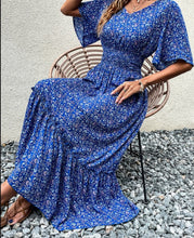 Load image into Gallery viewer, V-Neck Flower Print Maxi Dress
