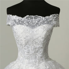 Load image into Gallery viewer, Luxury Lace Applique Wedding Dress
